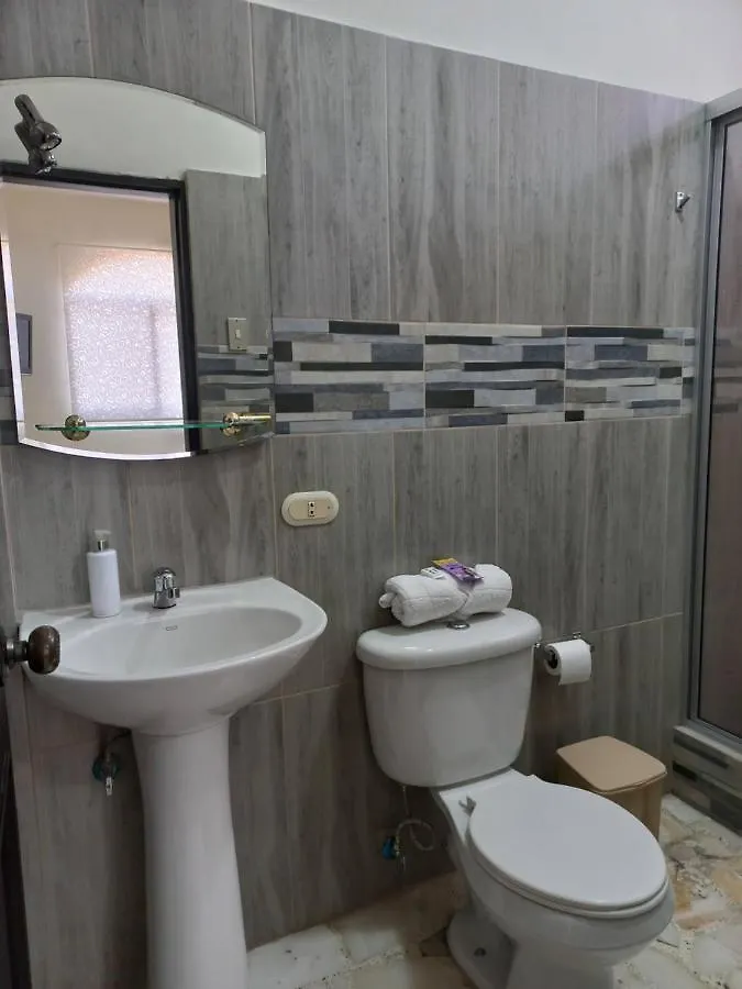 Del Sol Suites - Apartamento Familiar Guayaquil 2*,  Ecuador