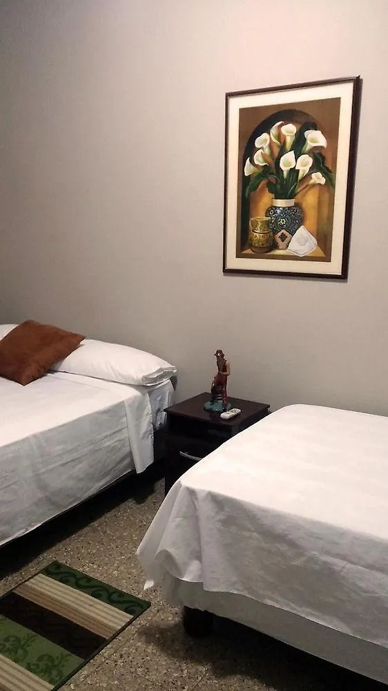 Aparthotel Del Sol Suites - Apartamento Familiar Guayaquil