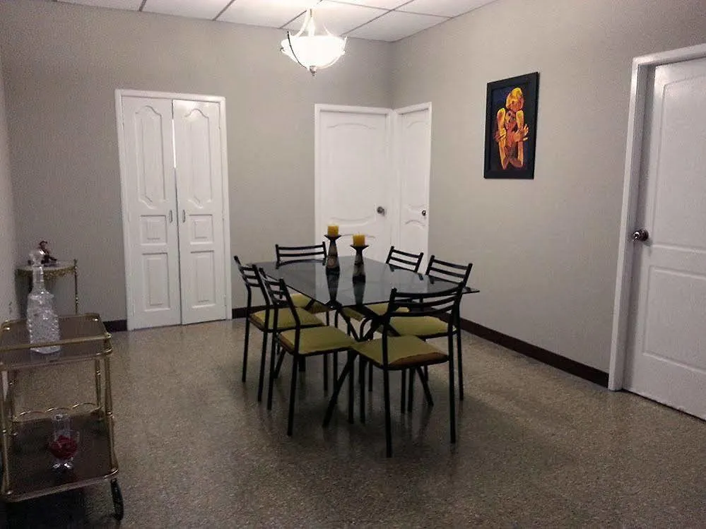 Aparthotel Del Sol Suites - Apartamento Familiar Guayaquil